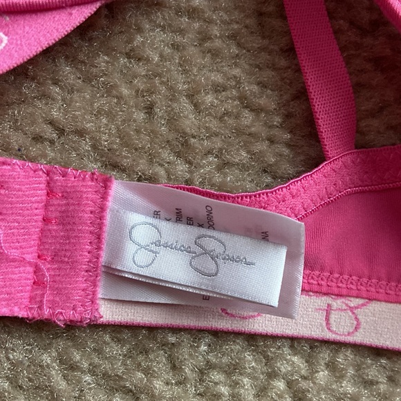 Jessica Simpson bra - Picture 3 of 6